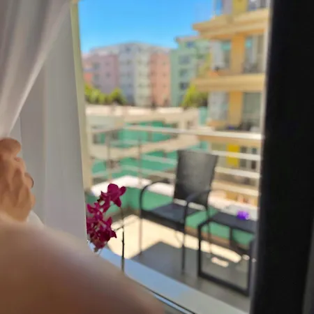 Crazy Apartament 14 Summerland Apartment